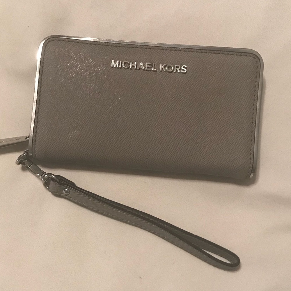 Michael Kors wristlet/wallet
